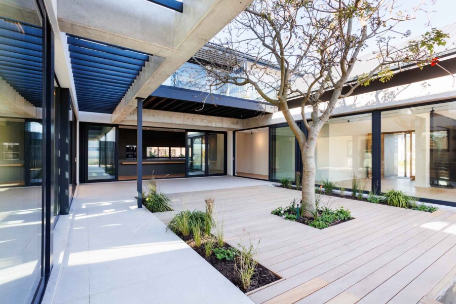 5 Bedroom Property for Sale in Val De Vie Estate Western Cape
